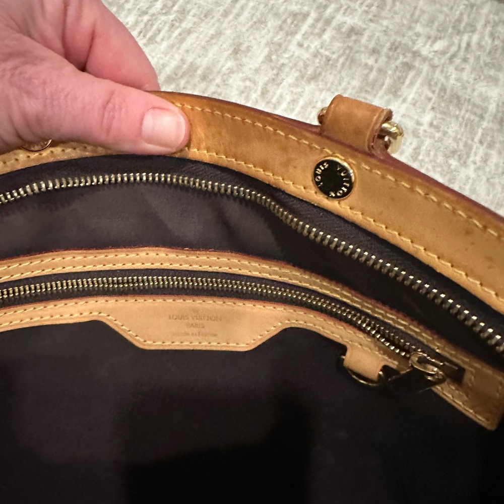 ✨💎LOUIS VUITTON💎✨Brea Vernis Bag w/ Dustbag and GWP - Picture 3 of 15